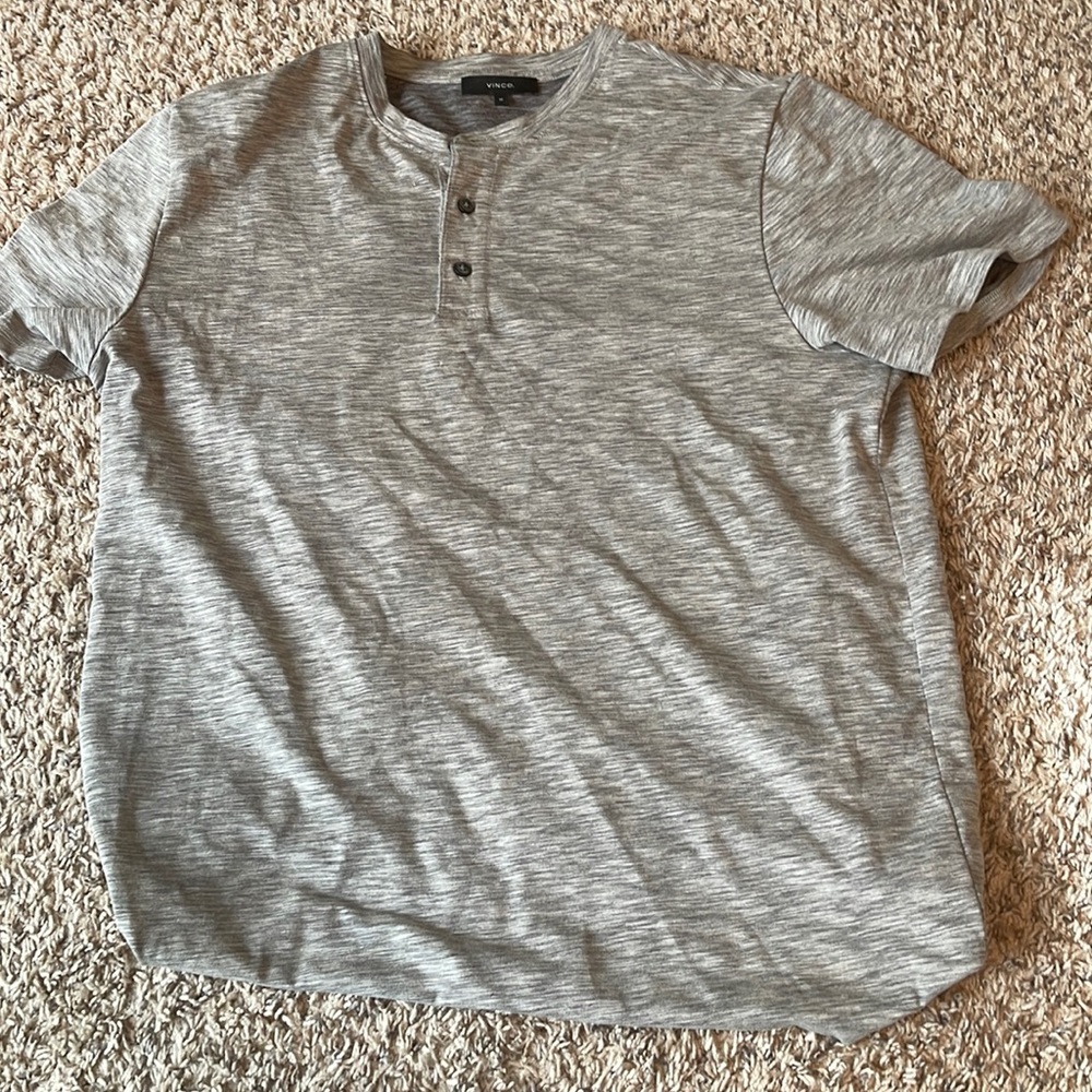 Men’s medium short sleeve light gray Henley